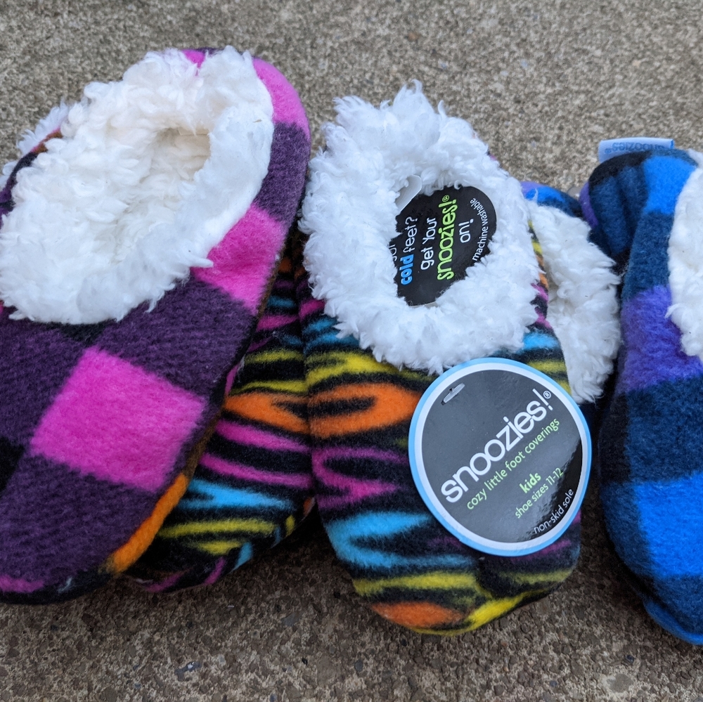 Set of 3 Pairs of Snoozies Slipper Socks 11-12